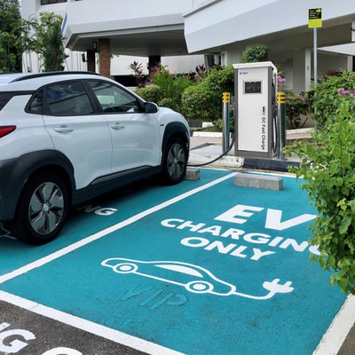 바닥에 서있는 가정용 DC 충전기 EV 60KW 1000V 3 핀 CCS2 BYD에 적용합니다 Han EV Qin Song
