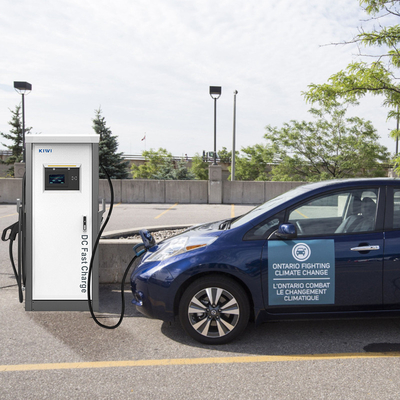 AC 0A-92A 입력 전류 범위 60KW DC 0-100A 출력 전류 CCS 자동차 충전기 벤츠 EQC