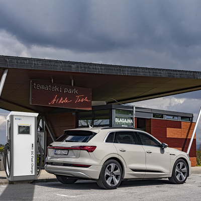 60KW-120KW 타입 3 EVCS 플러그 인 DC E 차량 EV 빠른 충전 스테이션
